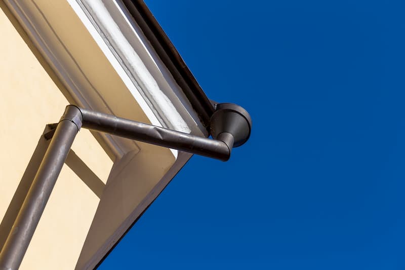 How To Know When It's Time To Schedule Gutter Cleaning